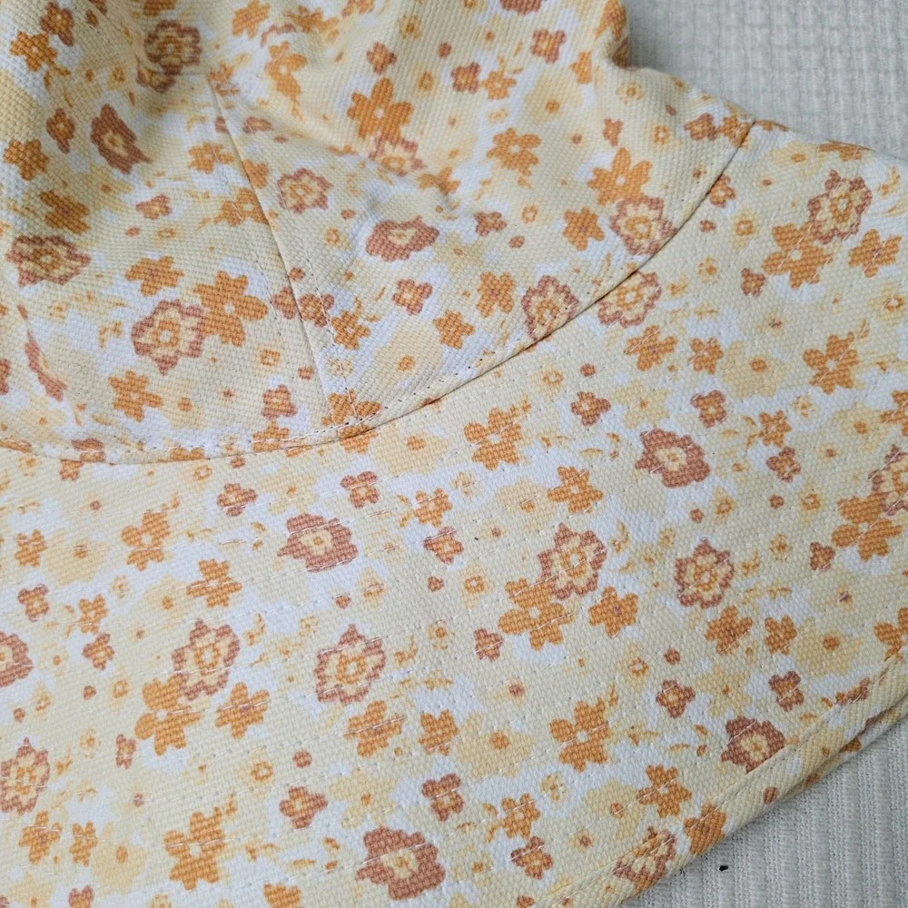 Lack Of Color Holiday Floral Bucket Hat Sz S/M Peach Bloom Canvas‎ Ditsy Print
